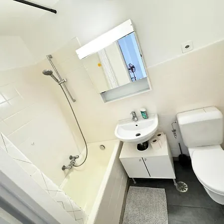 01 Convenient - Station Station Appartement