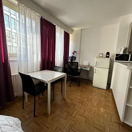 01 Convenient - Station Station Appartement Genève
